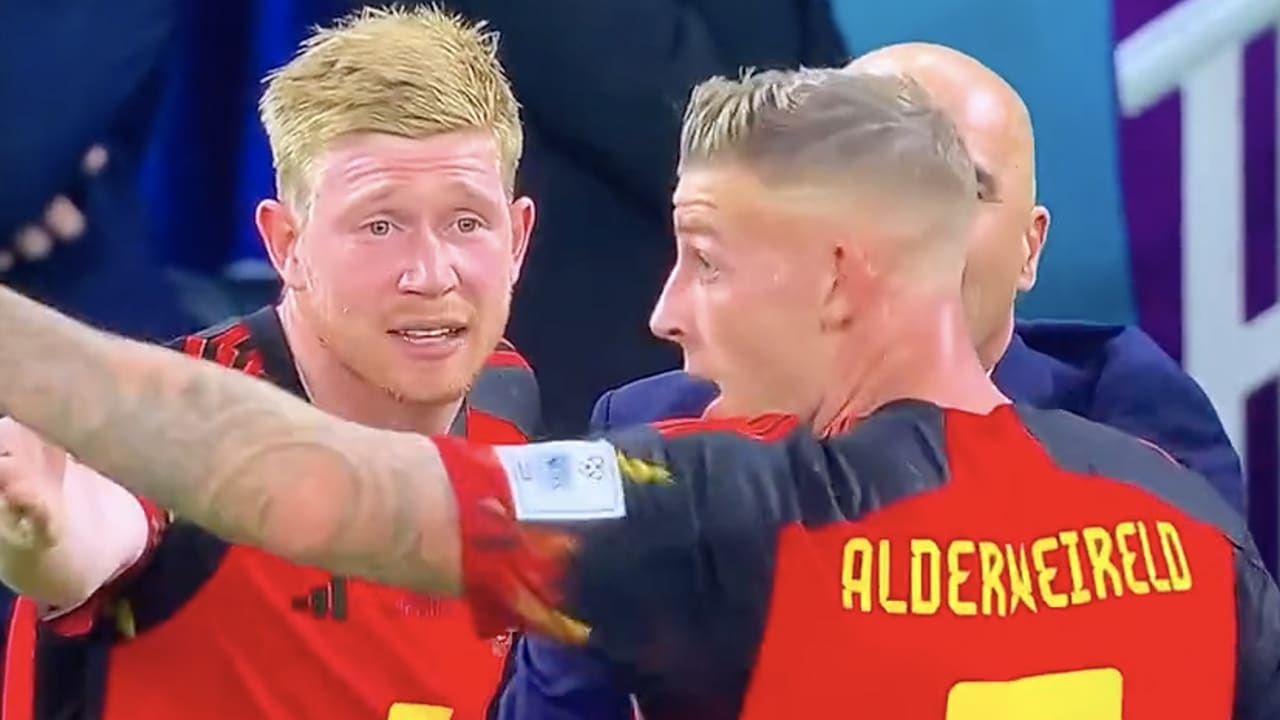 Video: De Bruyne en Alderweireld clashen op veld na doelpunt België