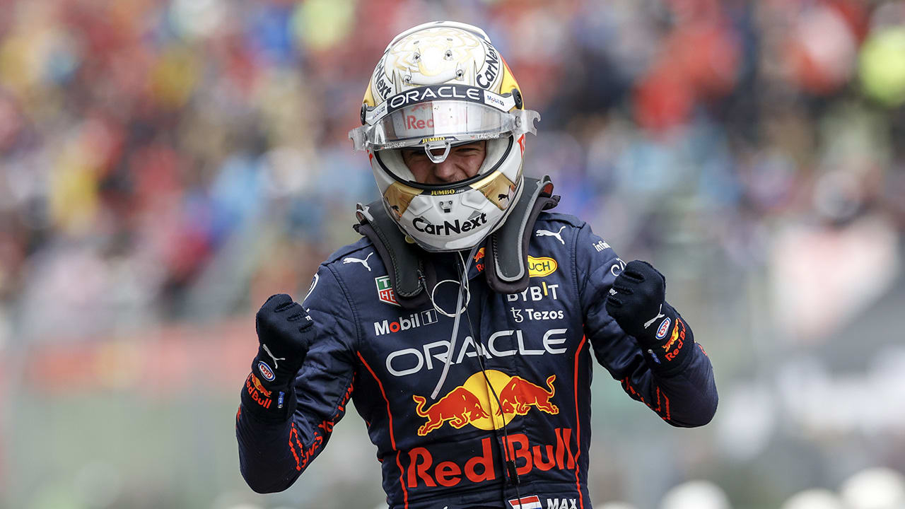 Verstappen zet winstreeks voort op Monza: fantastisch F1-debuut voor De Vries 