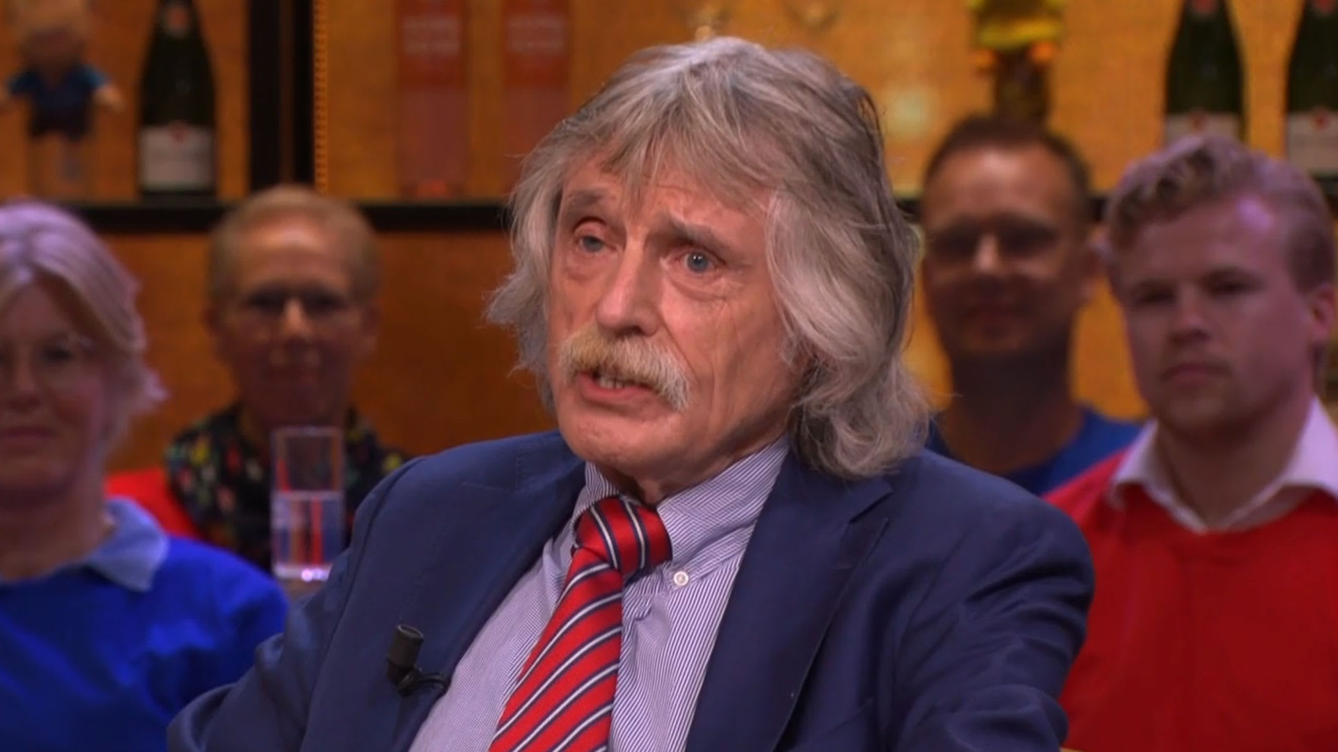 Johan Derksen geeft niks om Gouden Televizier-Ring: 'Schijt aan of we zo'n lelijke ring winnen'