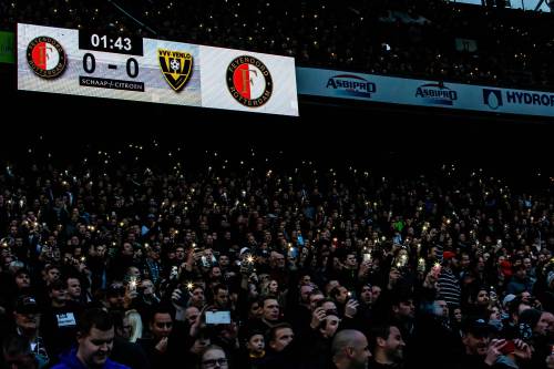 Licht valt uit in De Kuip bij Feyenoord - VVV