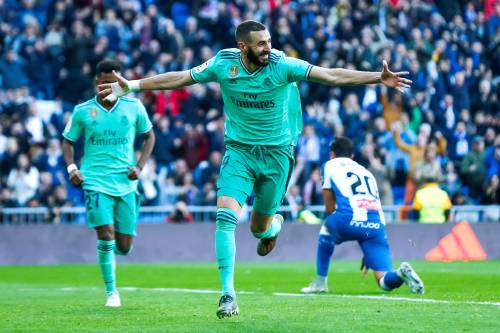 Benzema redt punt Real Madrid bij Valencia