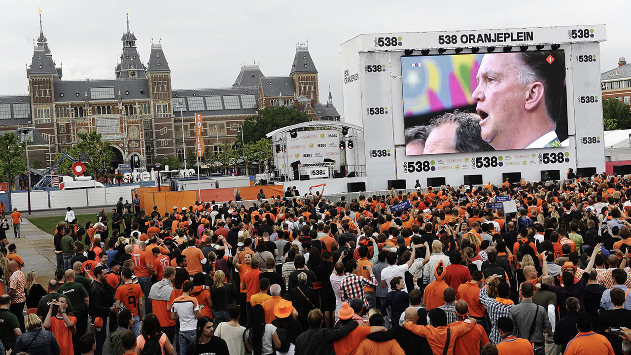 D66 pleit voor voorwaarden aan WK-voetbal op grote schermen in Amsterdam
