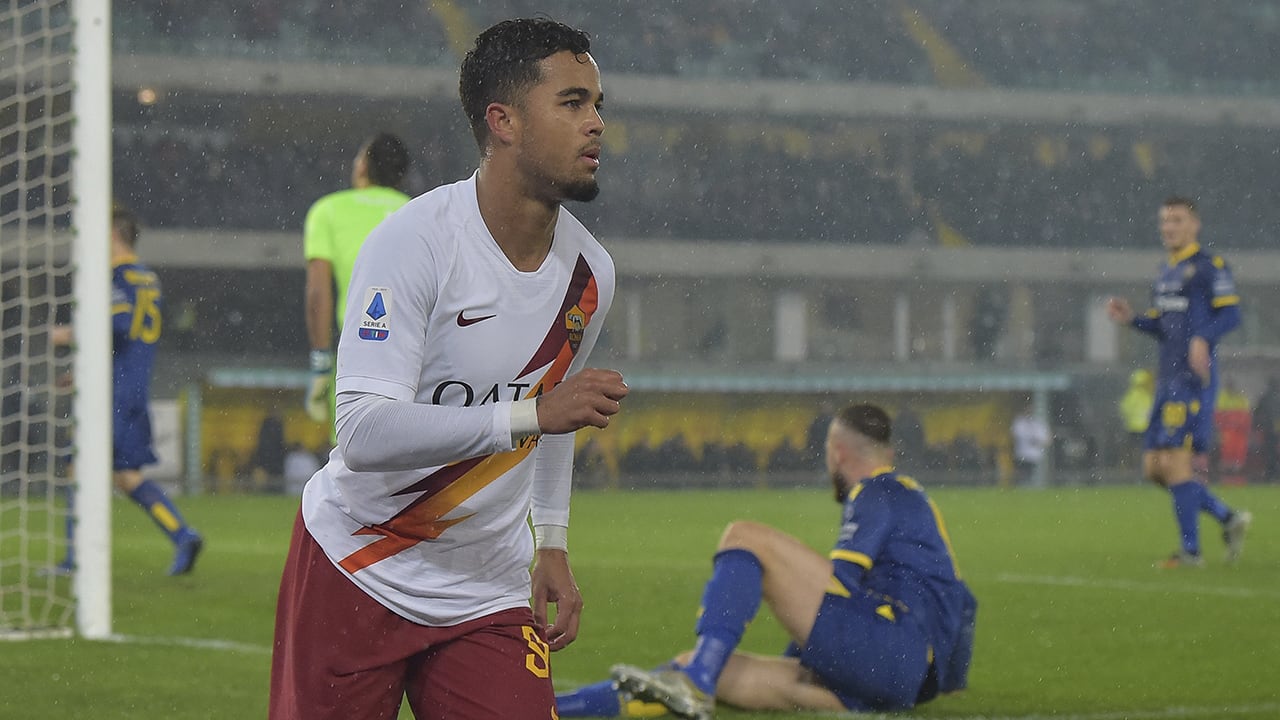 Kluivert scoort en valt uit bij winnend Roma