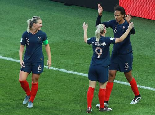 Franse voetbalsters ruim langs Zuid-Korea
