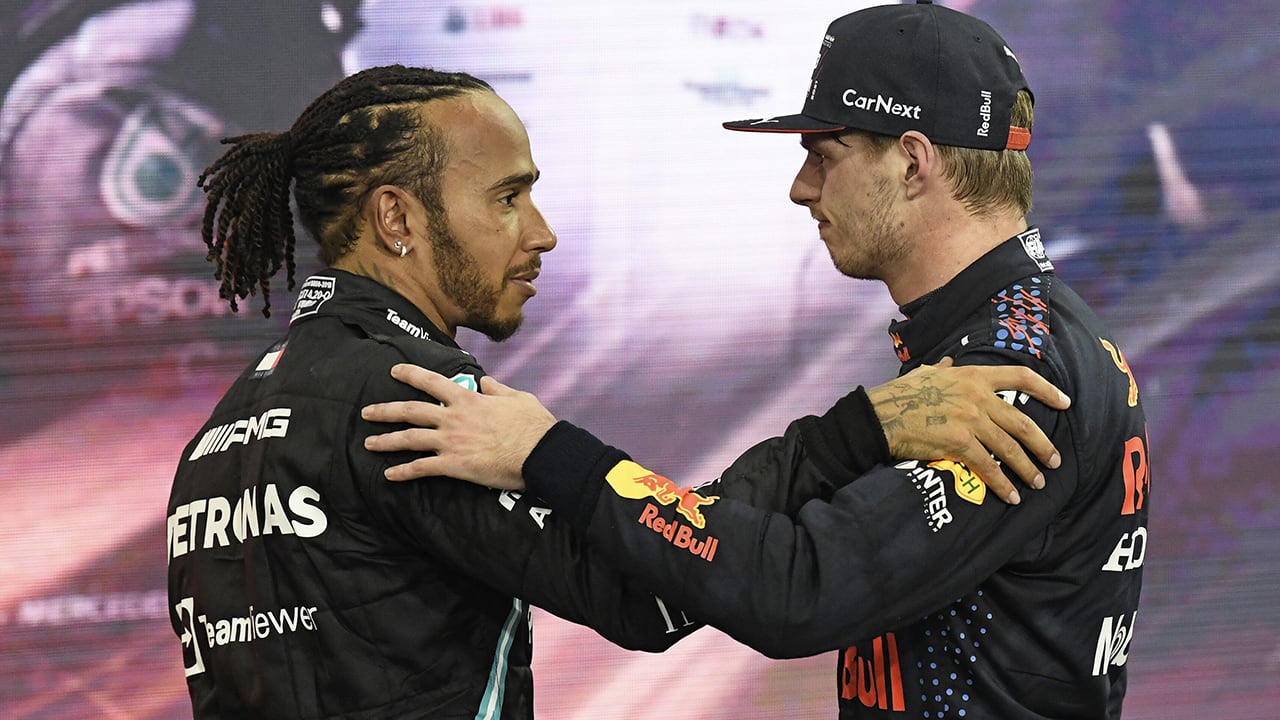 'Hamilton gaat met flinke achterstand op Verstappen nieuwe seizoen in'