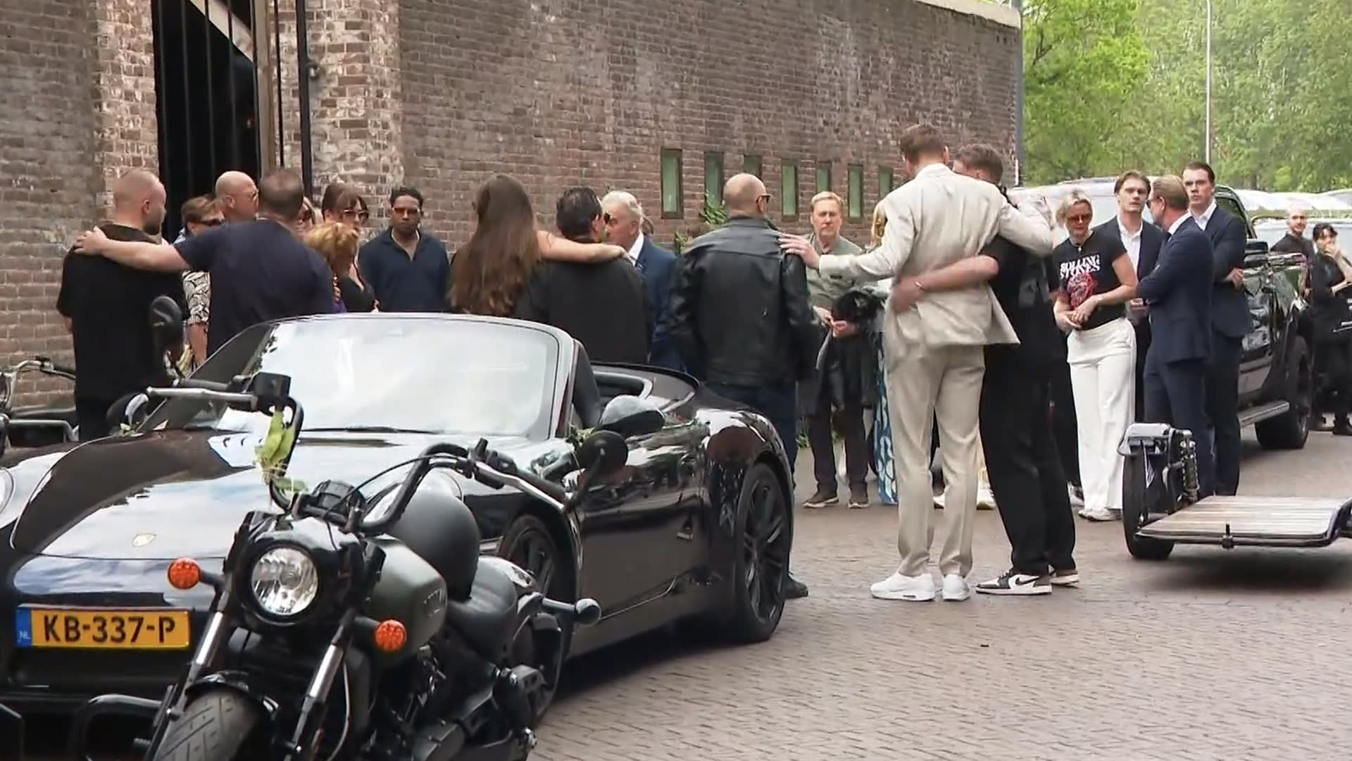 Topchef Jonnie Boer naar laatste rustplaats gebracht