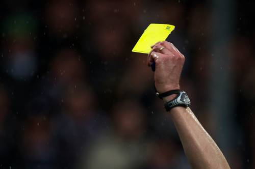 Fans Waregem klaar met oneerlijke arbitrage