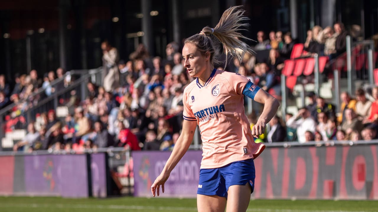 Fortuna-aanvalster Tessa Wullaert maakt zeven(!) goals tegen Telstar