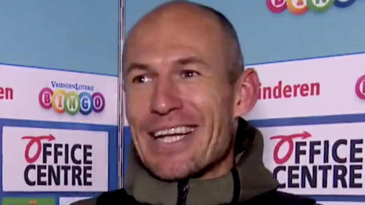 Robben vreest bekeuring voor fietsen zonder licht: 'Niet te hard zeggen, hè'