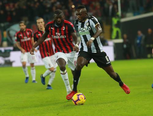 AC Milan klopt Udinese na rood Nuytinck