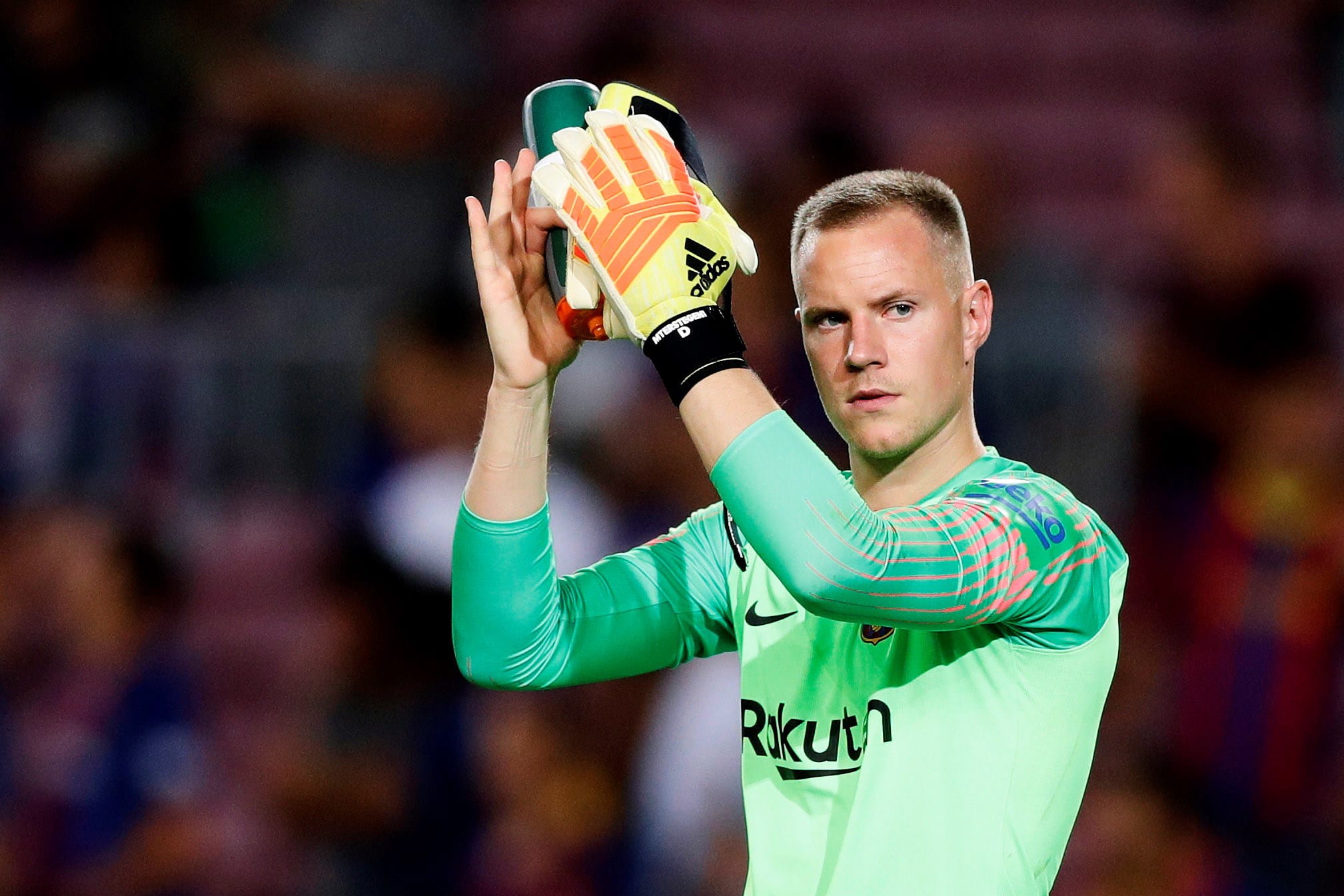 Knieblessure voor Barcelona-doelman Ter Stegen