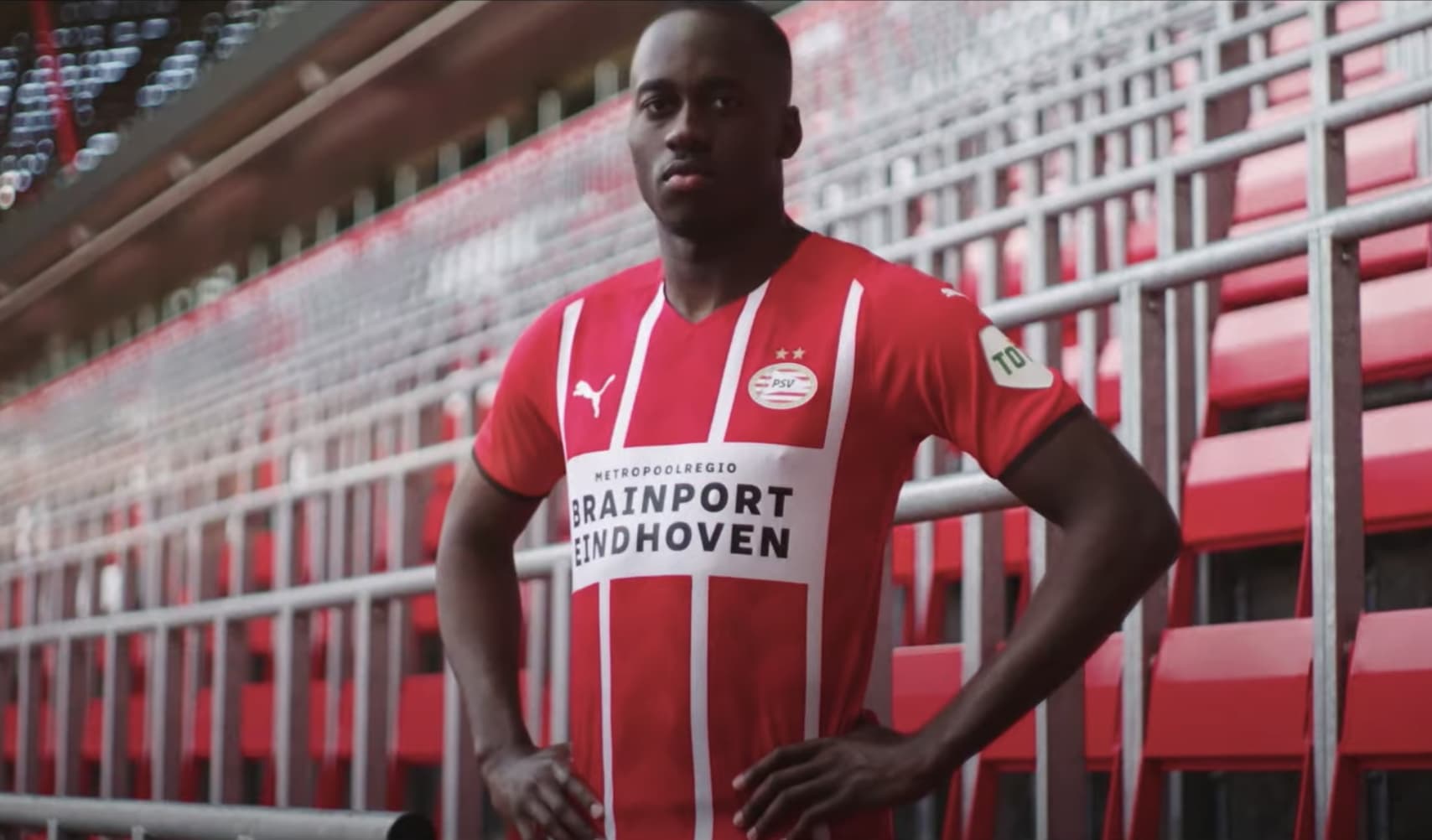 PSV presenteert nieuw thuistenue voor komend seizoen