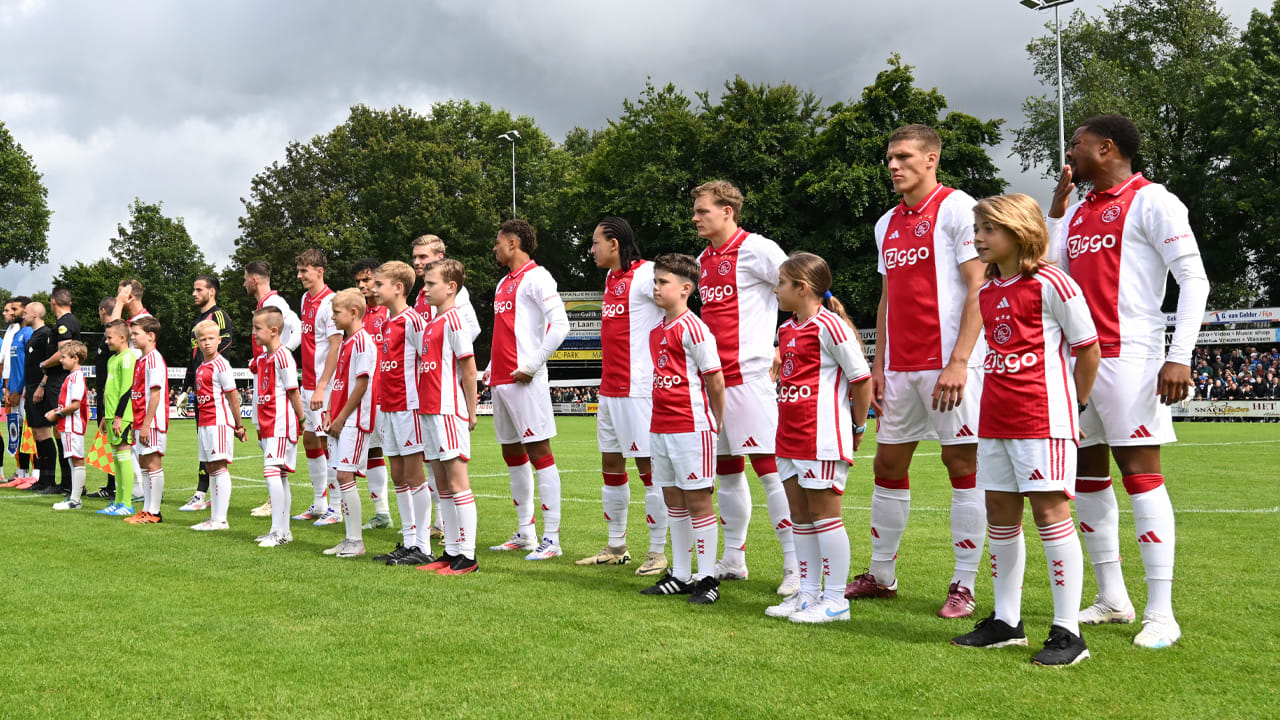 Arno Vermeulen: 'Ajax heeft een prima selectie om vierde of vijfde mee te worden'