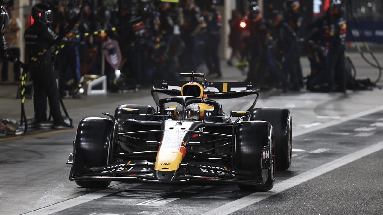 Bestrafte Max Verstappen zesde in laatste F1-race van seizoen
