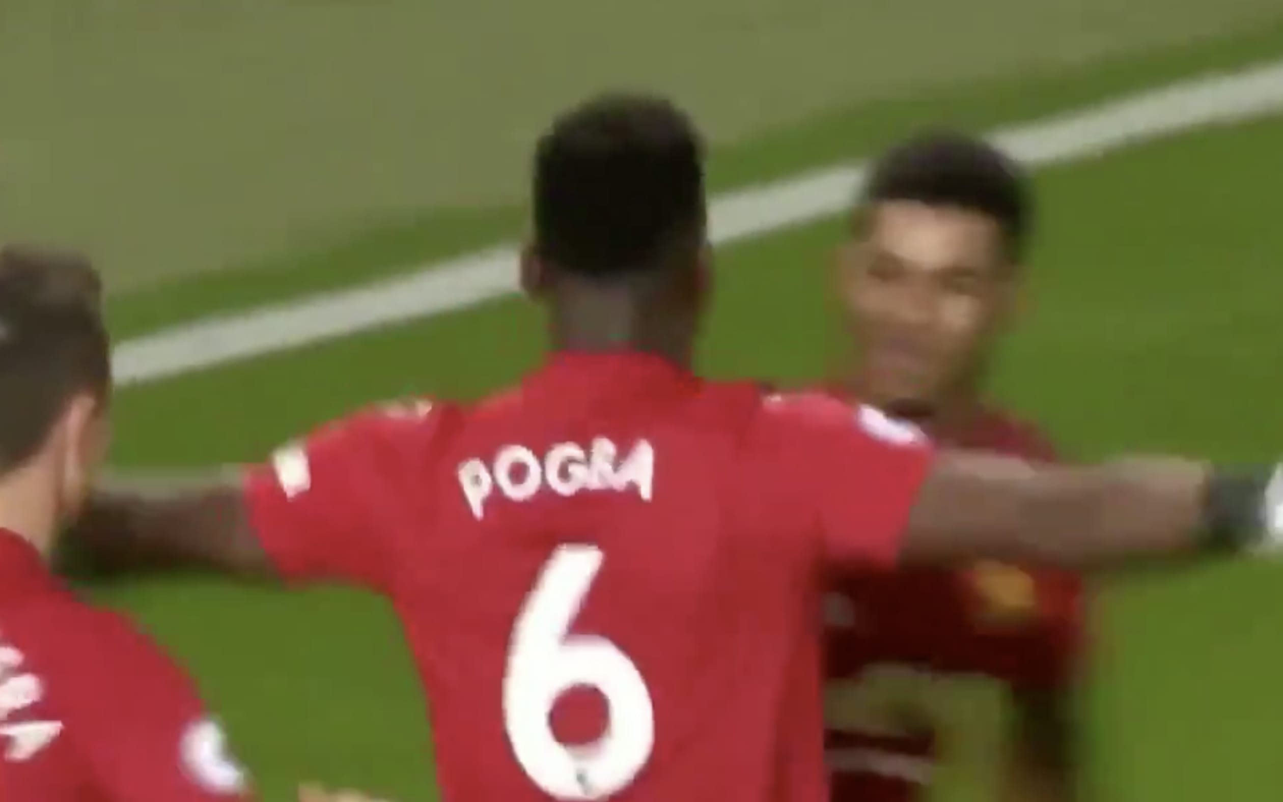 Wat een heer-lij-ke actie van Rashford met een doelpunt voor Pogba!  