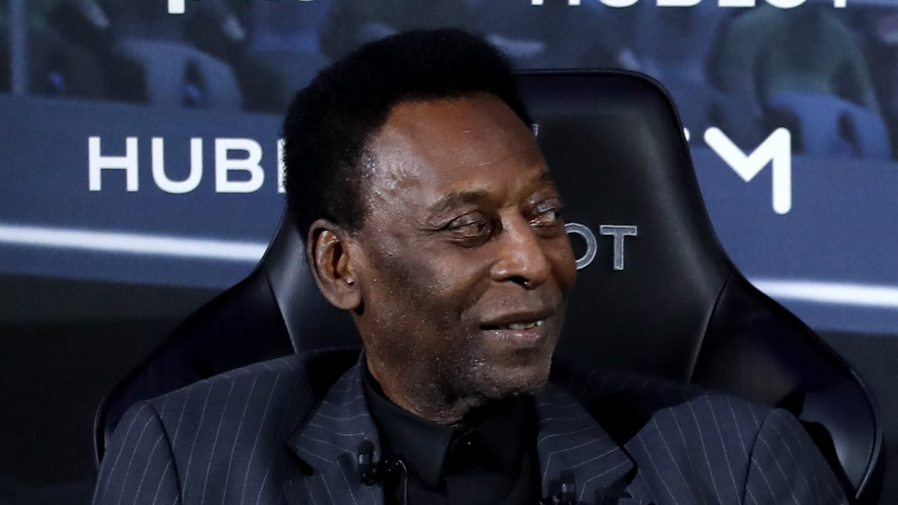 Voetballegende Pelé opgenomen in het ziekenhuis