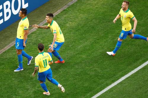 Brazilië zet Peru overtuigend opzij