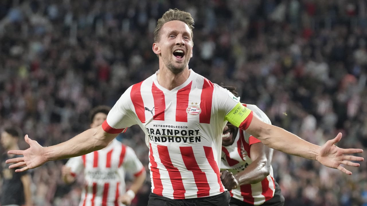 PSV boekt knappe zege op Arsenal en overwintert in Europa League