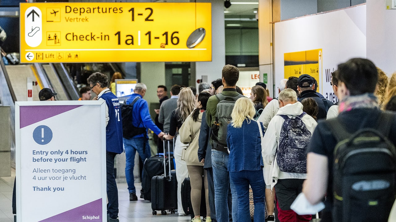 Schiphol ziet drukte afnemen: 'Rustiger dan de afgelopen dagen'