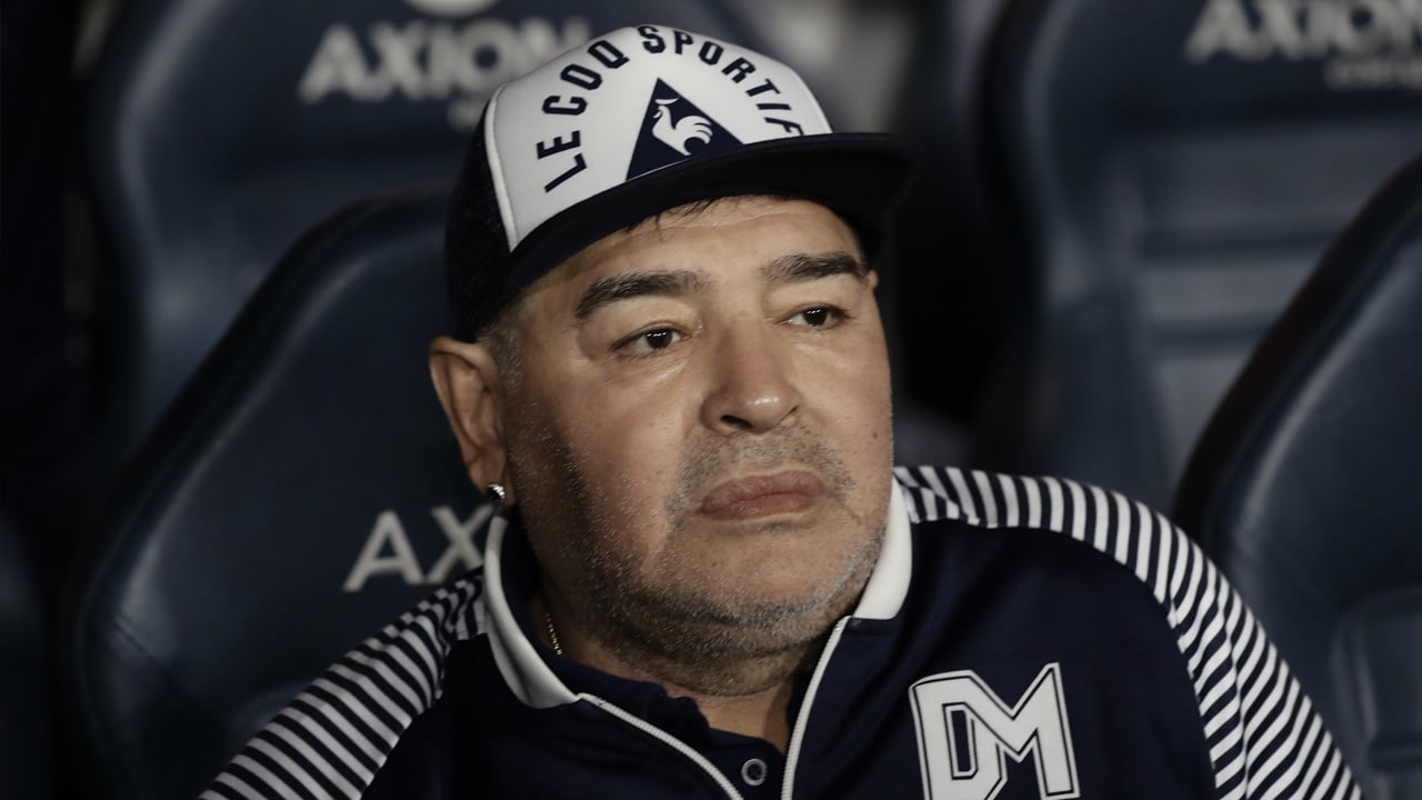 Maradona met psychische klachten in ziekenhuis