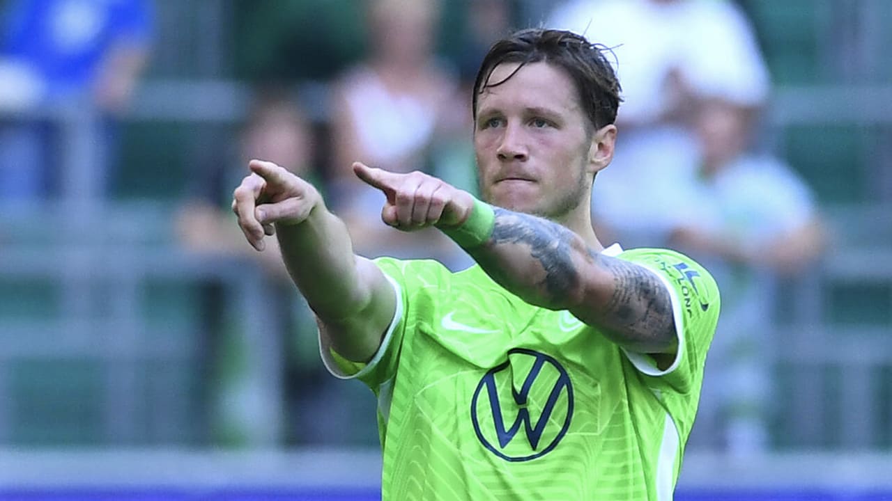 Weghorst na coronabesmetting weer in basis bij VfL Wolfsburg 