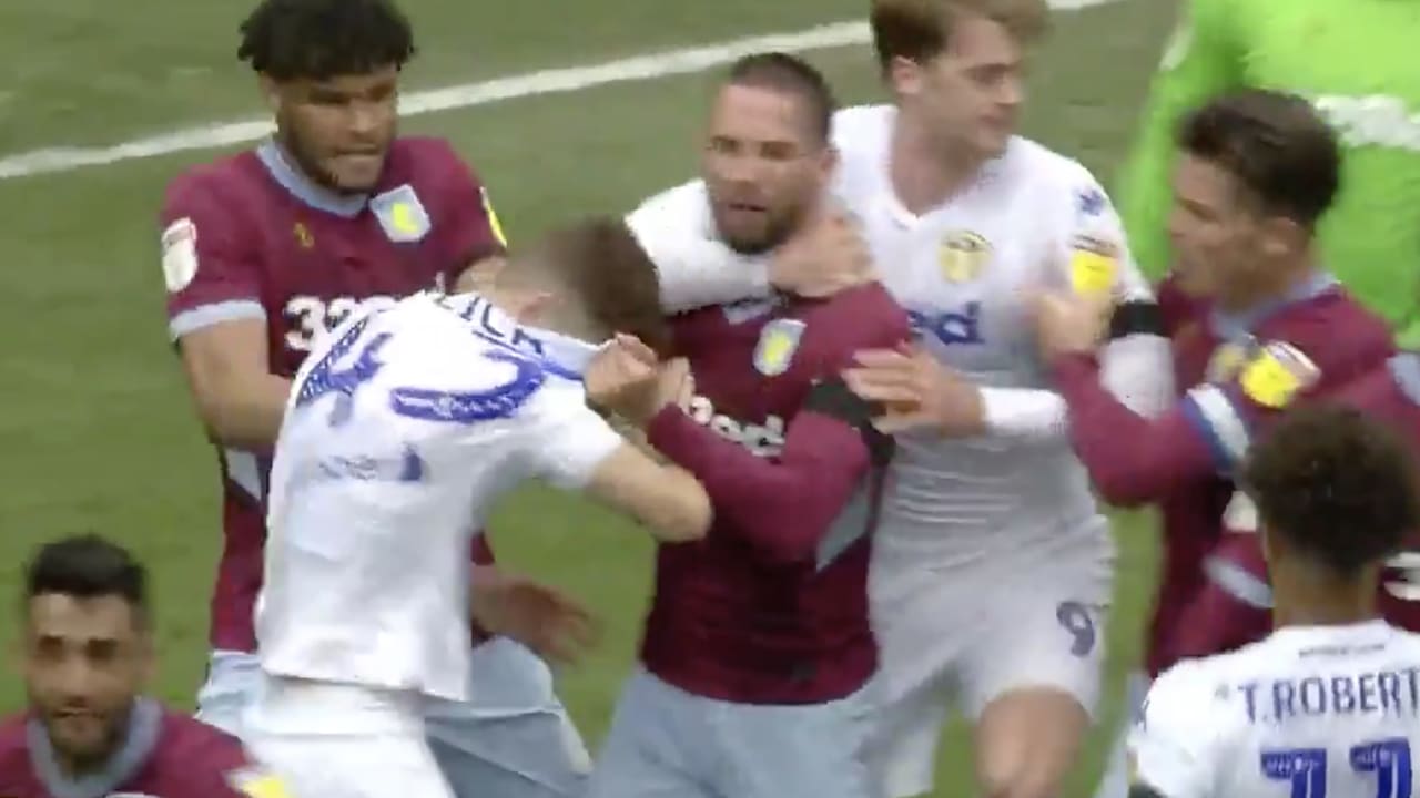 Chaos bij Leeds United tegen Aston Villa vanwege onsportief gedrag