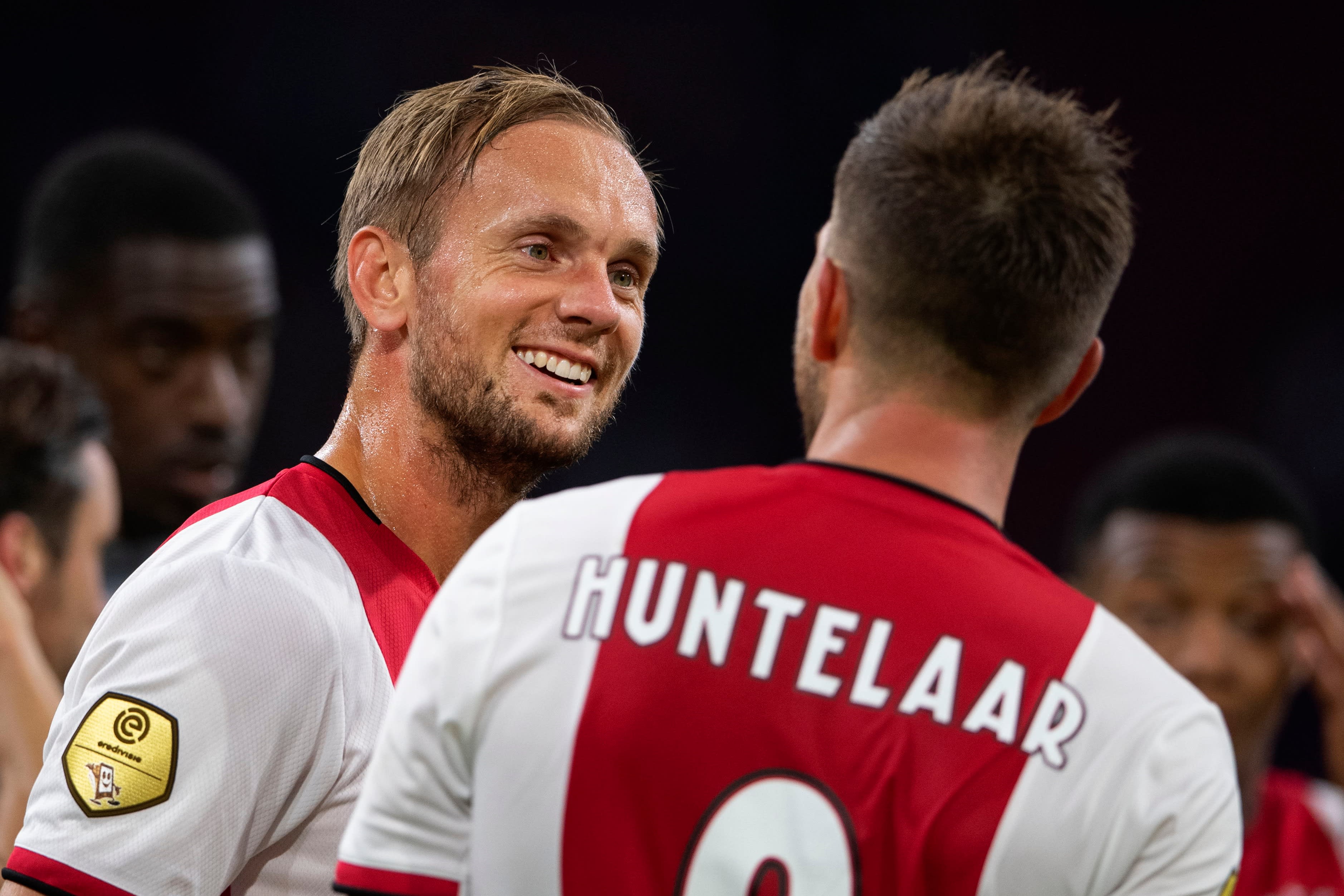 Ajax met Varela en De Jong tegen Spakenburg