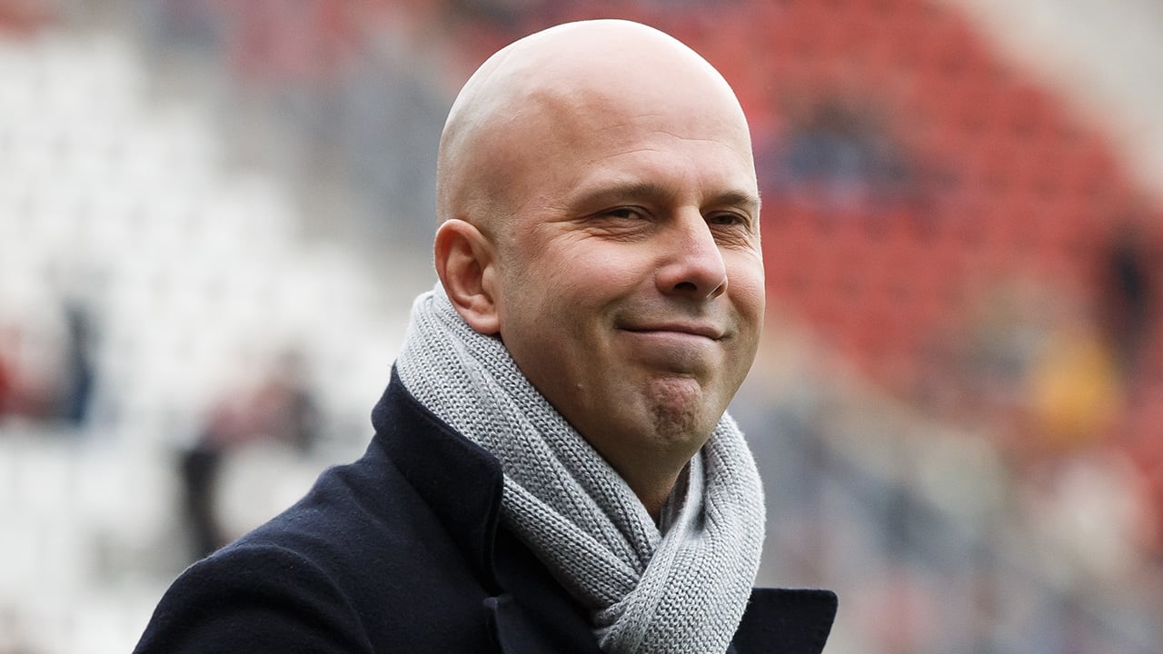 'Kamp Slot nam zelf contact op met Feyenoord' 