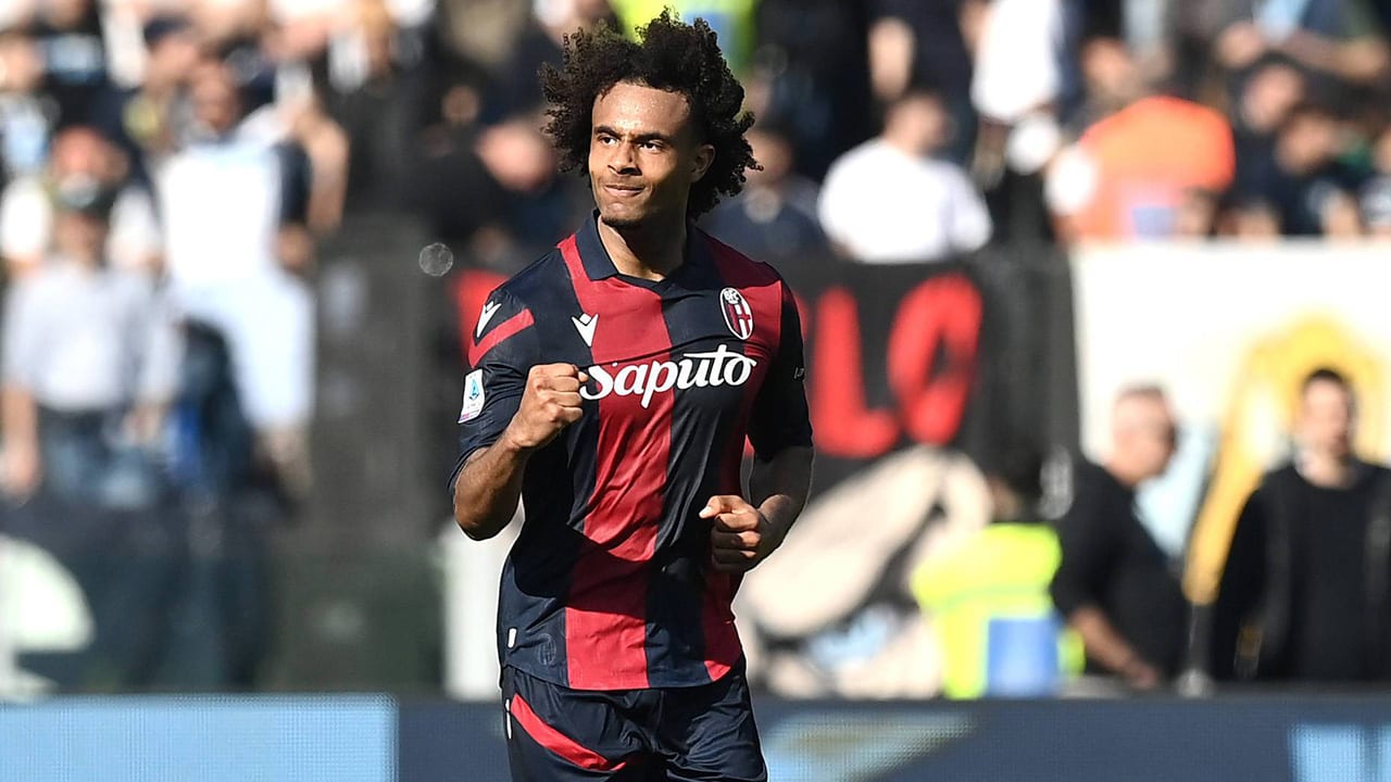 Beelden: Joshua Zirkzee volleyt Bologna naar overwinning op Lazio