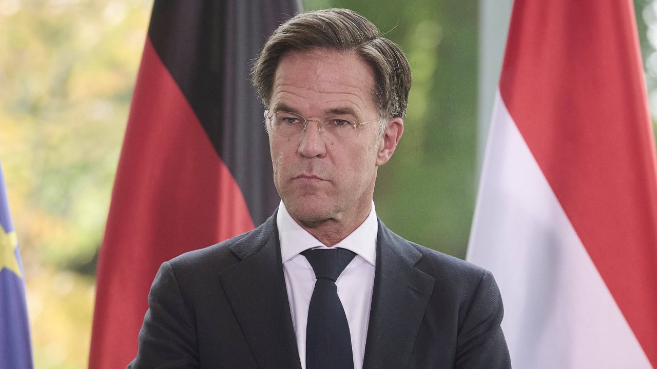 Rutte belt met Zelenski over raketaanvallen: 'Dit is terrorisme'