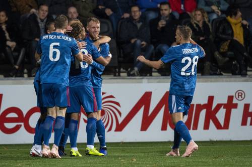 Feyenoord zet Heracles op afstand