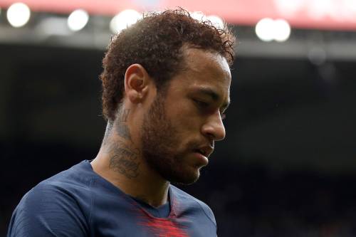 Slaan toeschouwer kost Neymar drie duels