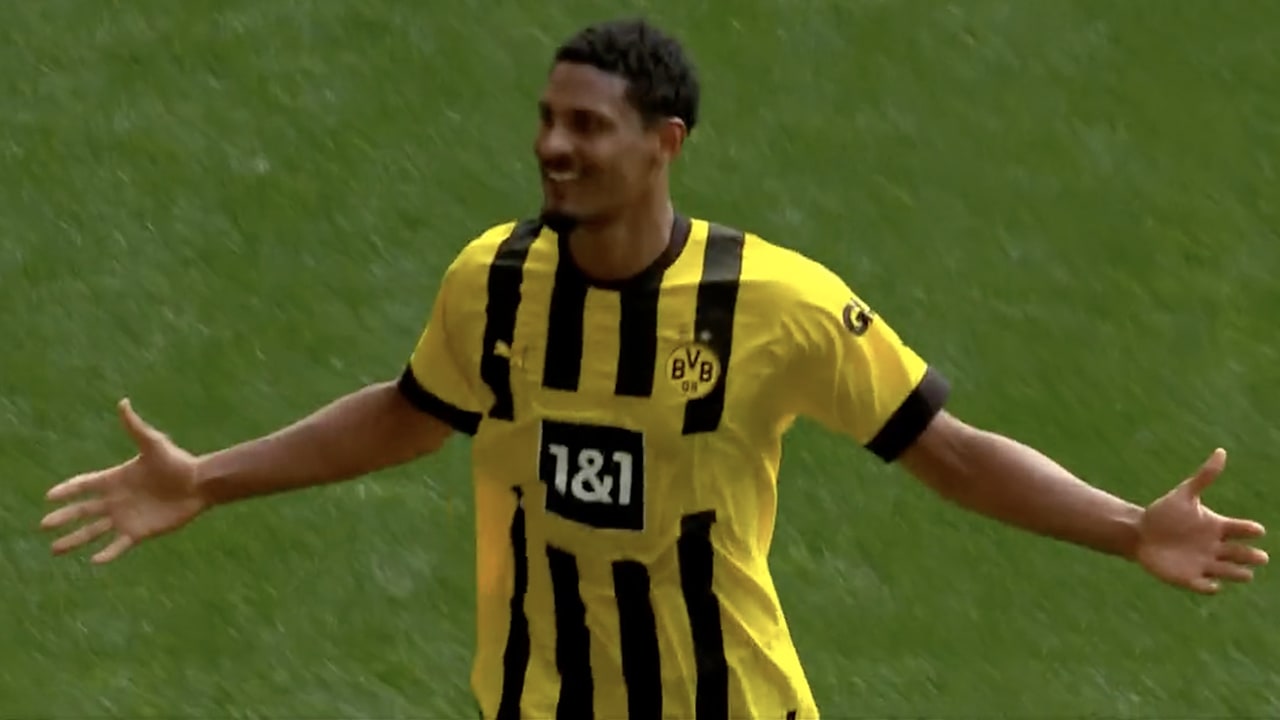 Videogoal: Haller schiet Dortmund met twee doelpunten naar koppositie