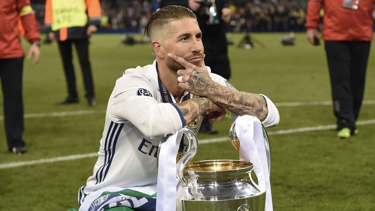 Sergio Ramos pakt Ajax keihard aan op Twitter