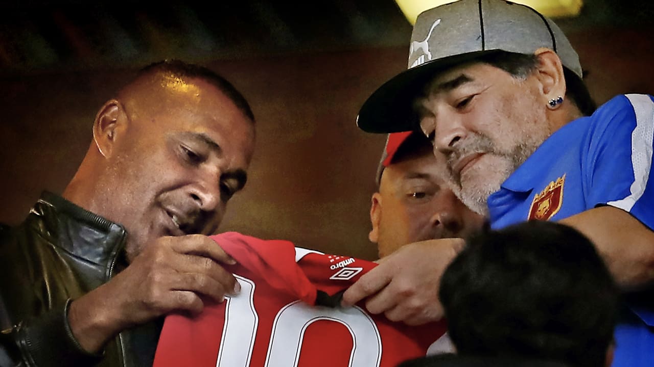 Voetbalwereld rouwt om overleden Maradona