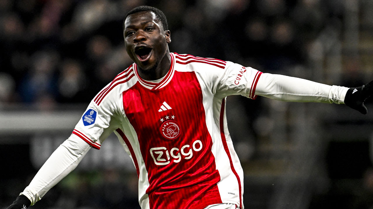 Ajax wint bij Heracles ook derde wedstrijd na winterstop