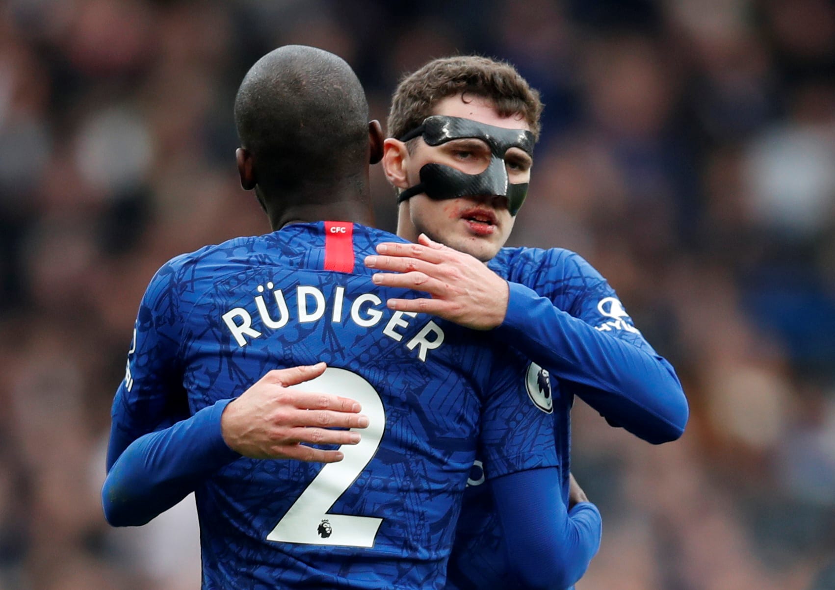 Mooi gebaar: Chelsea-verdediger betaalt catering Duitse verpleegsters