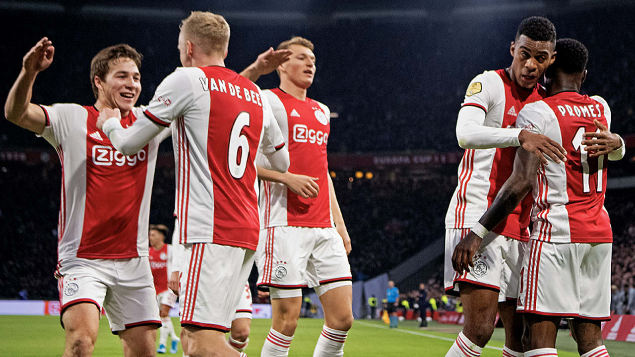 Online-fanshop Ajax uit de lucht na run op nieuwe uitshirt
