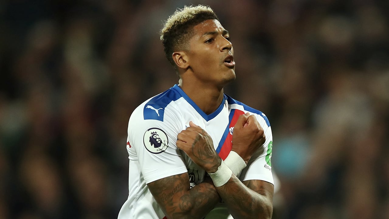 Van Aanholt helpt Palace met penalty aan zege