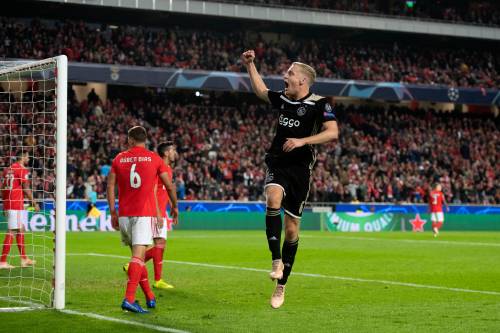 Opgeleefde Van de Beek is Koeman dankbaar