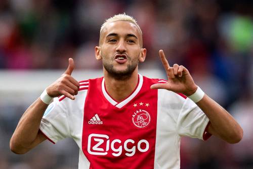 Ajax wil met Ziyech om de tafel