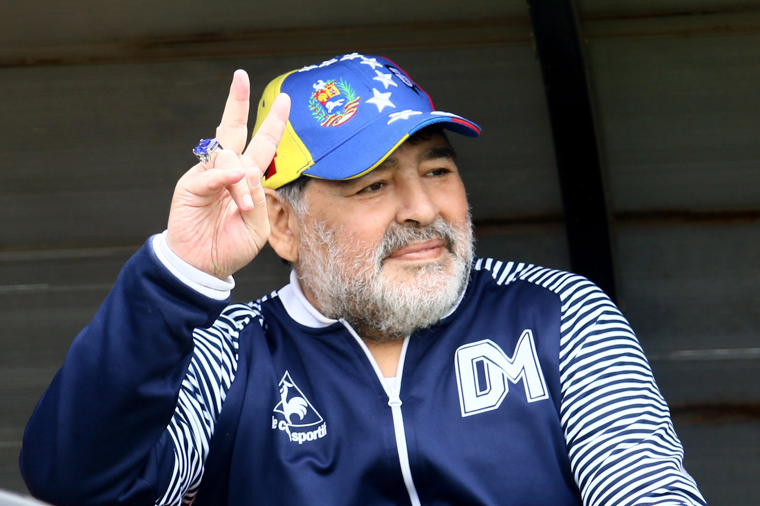 Maradona op bezoek bij nieuwe president Argentinië: 'We zijn terug!'