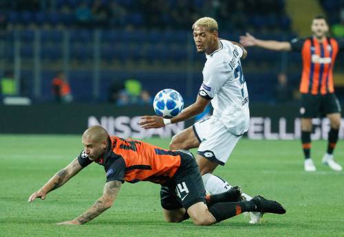 Hoffenheim geeft in slotfase voorsprong weg