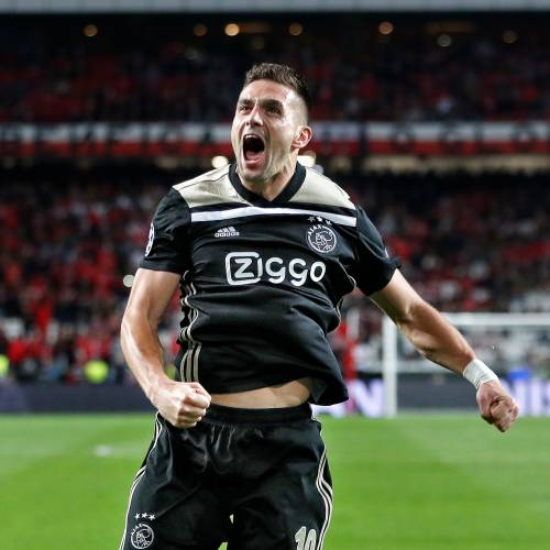 Ajax scoort zeven keer tegen Excelsior