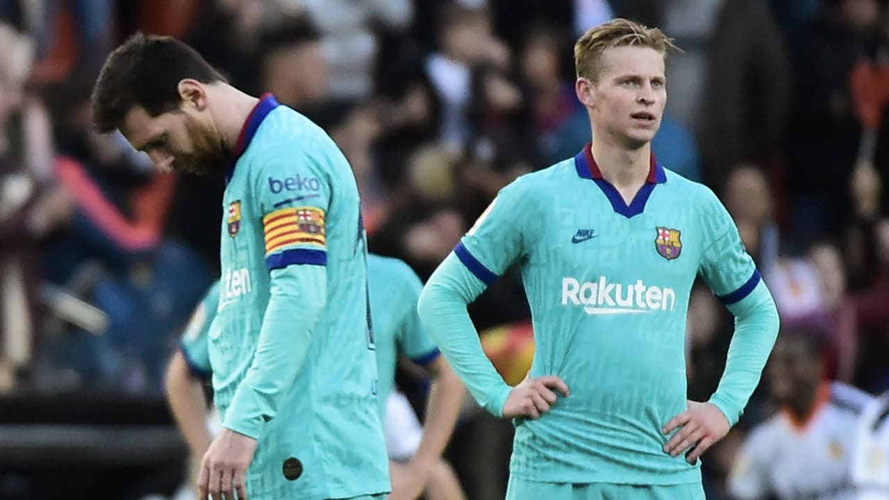 Frenkie de Jong over situatie Messi bij Barcelona: 'Het is wel chaos'