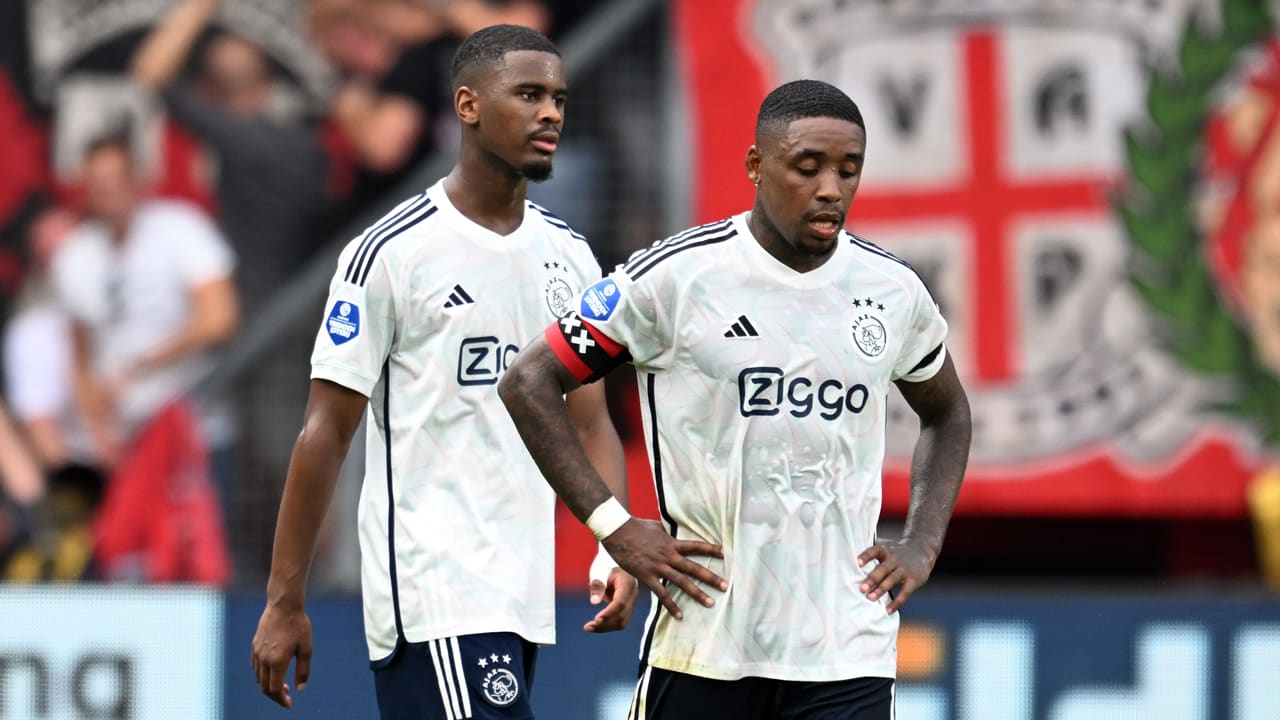 Ajax na verlies bij FC Twente al vroeg in het seizoen in de problemen