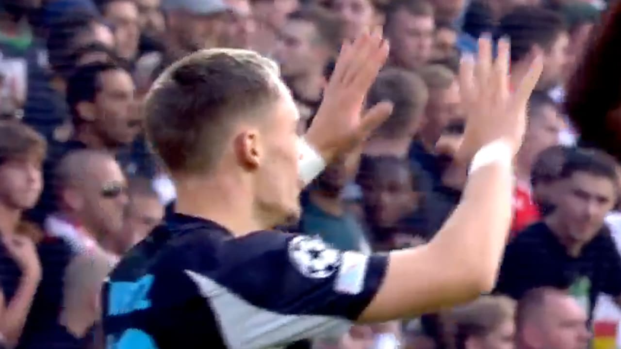 Videogoal: Florian Wirtz schiet Feyenoord razendsnel op achterstand (0-1)