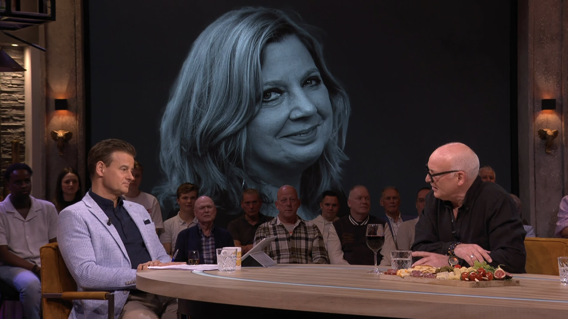 Vandaag Inside-tafel reageert op overlijden Loretta Schrijver: 'Iedereen vond haar lief en leuk'