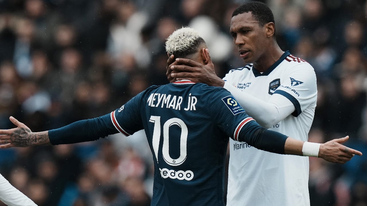 VIDEO: Striemend fluitconcert van PSG-fans na doelpunt Neymar