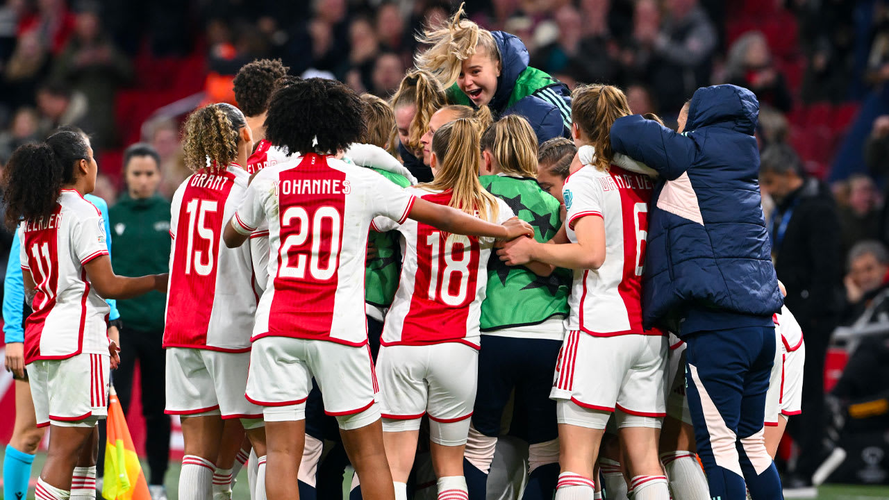 Ajax-vrouwen als eerste Nederlandse ploeg ooit naar kwartfinale Champions League